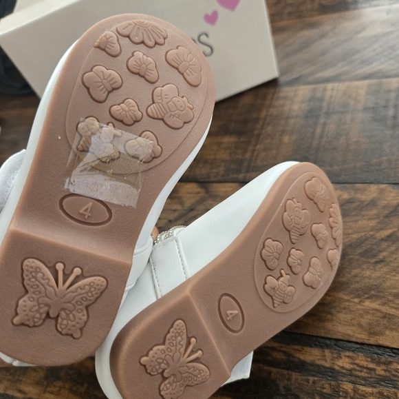 Tip Top Kids Girls MaryJane White Shoe with Rhinestone Strap. Style S187. Size 4 - Picture 5 of 6